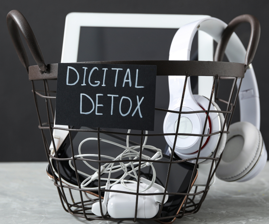 Digital Detox: The Art of Truly Unplugging in the Era of Constant Notifications
